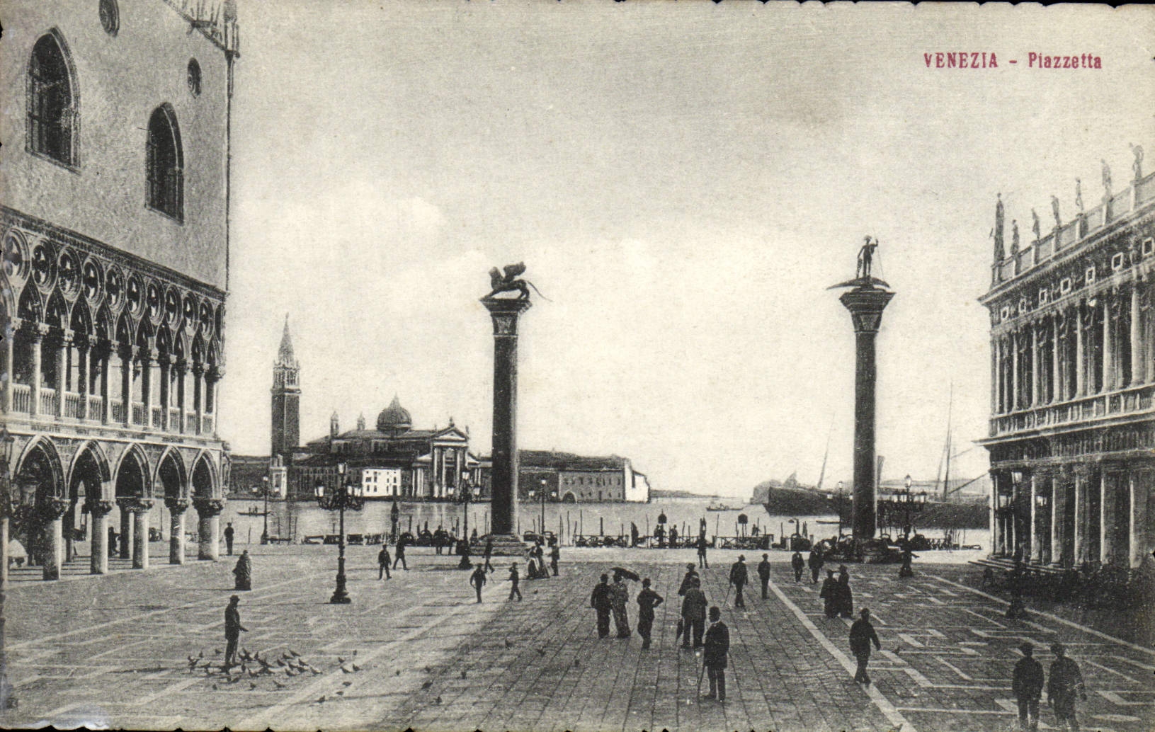 VINTAGE POSTCARD Venezia Piazzetta