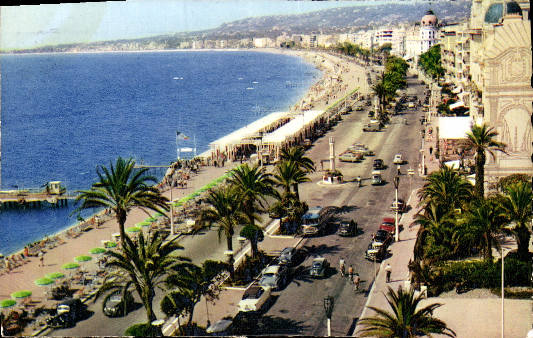 CPM Nice La Promenade des Anglais et la Baie des Anges