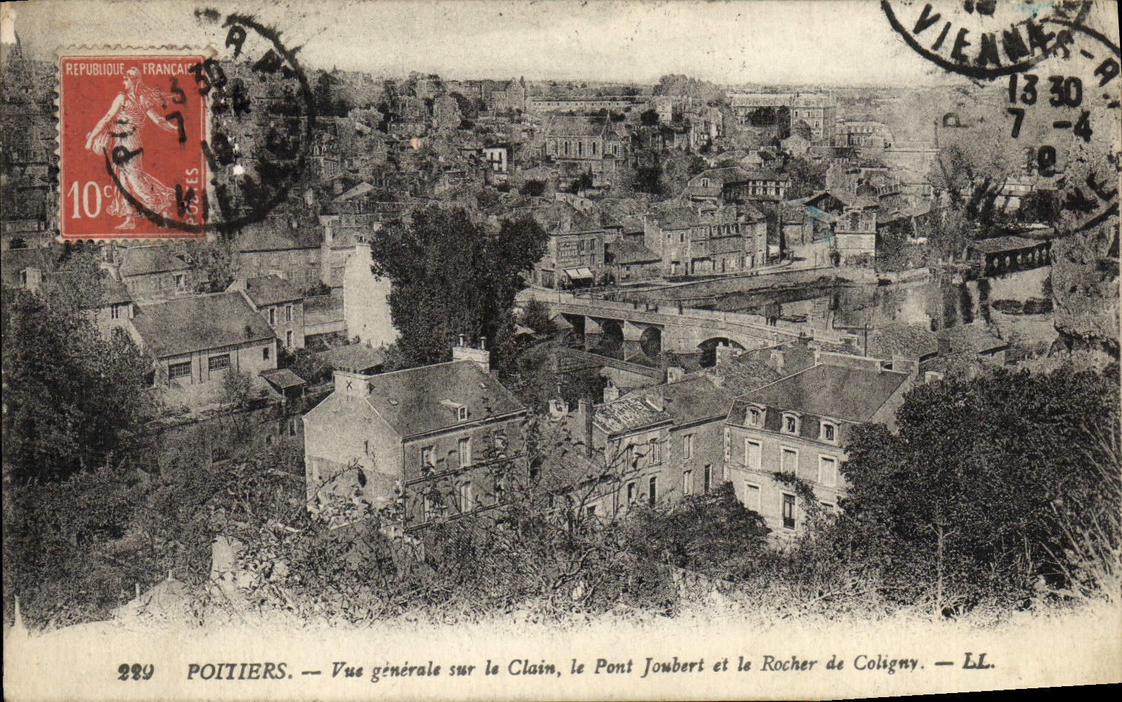 CPA Poitiers Vue Generale Sur le Clain le Pont Joubert et le rocher de Coligny