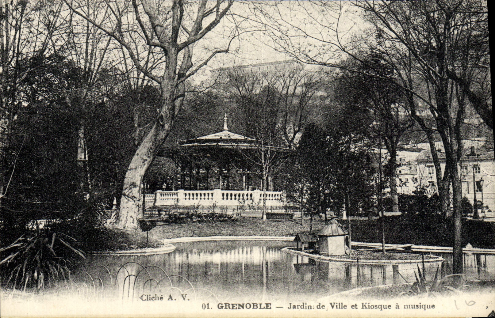 Jardín de Grenoble de la POSTAL de la VENDIMIA de la ciudad y del Bandstand