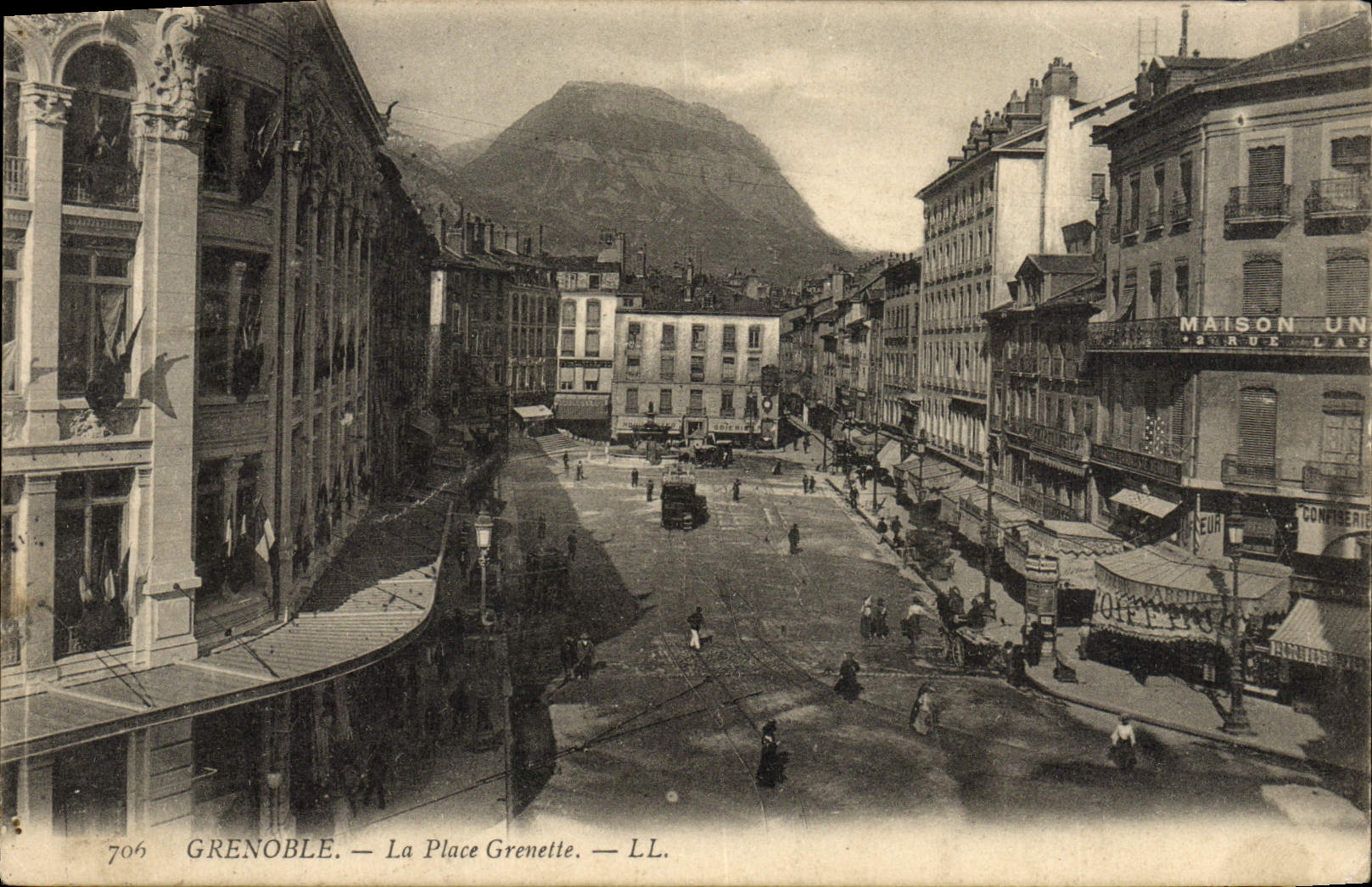 CPA Grenoble La Place Grenette