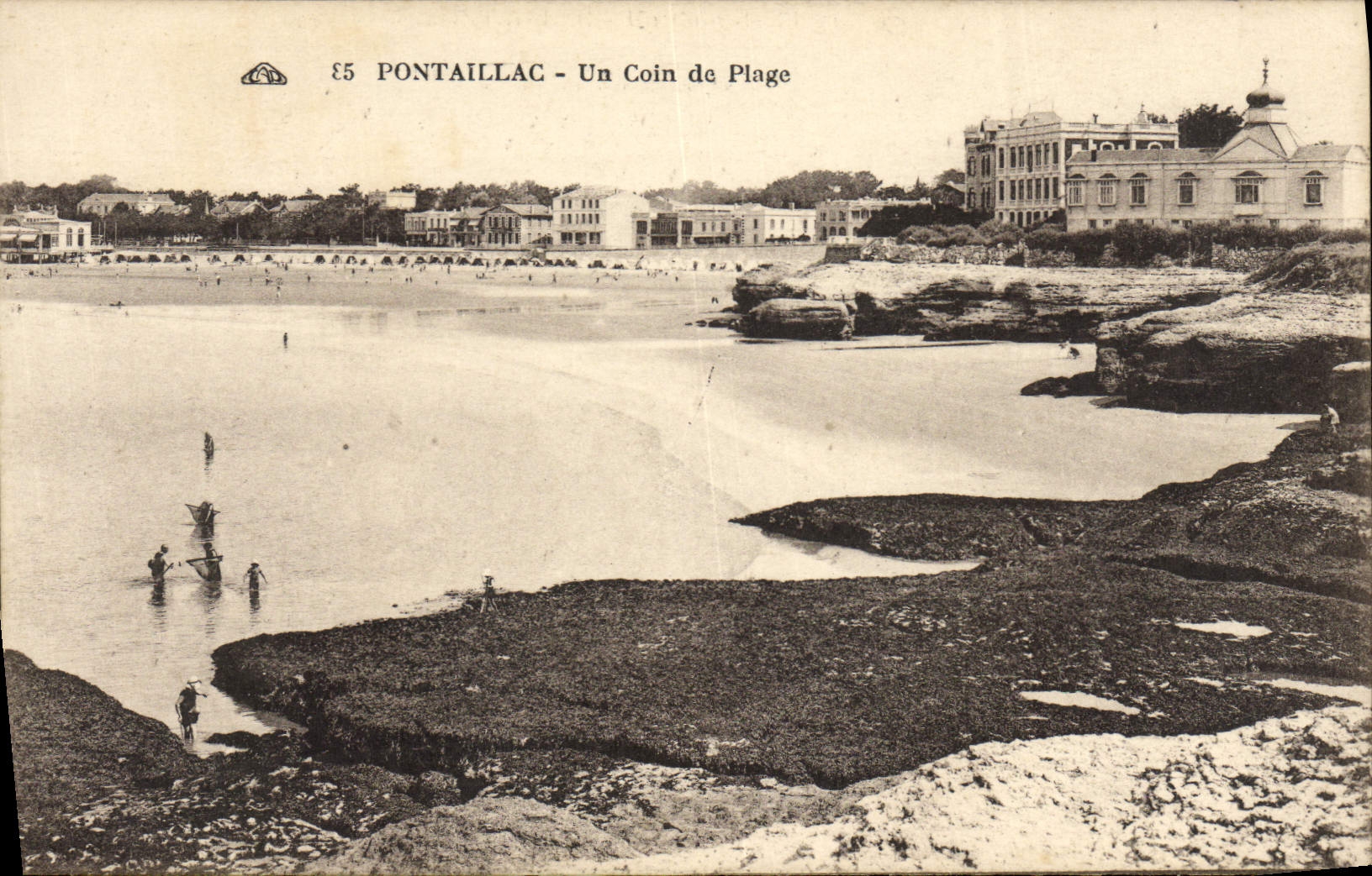 POSTAL Pontaillac de la VENDIMIA una esquina de la playa