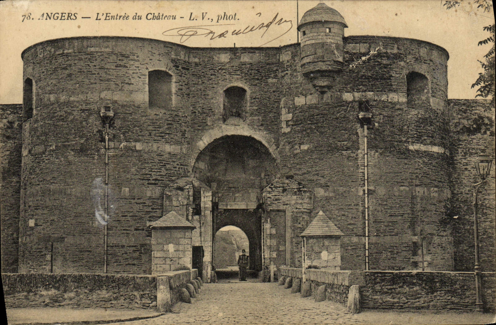 CPA Angers L'Entree du Chateau