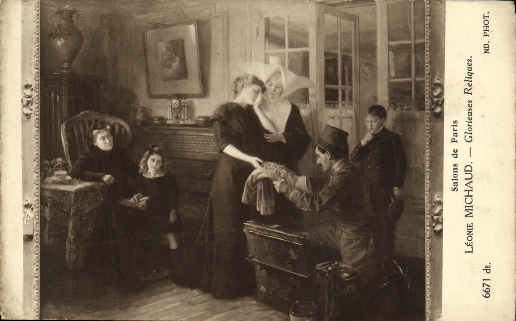 VINTAGE POSTCARD Glorious Living rooms Of Paris Leonie Michaud Relics