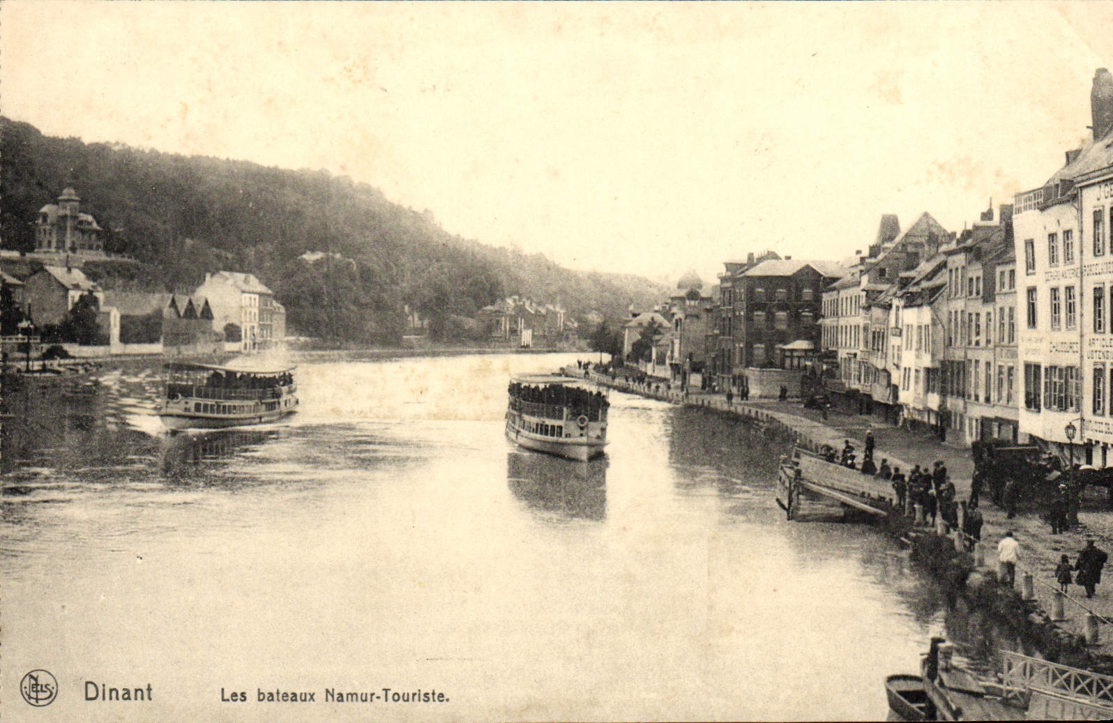 VINTAGE POSTCARD Dining the Boats Namur Tourist