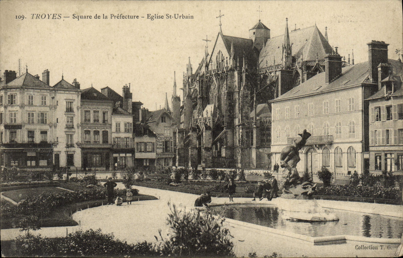 CPA Troyes Square De La Prefecture Eglise St Urbain