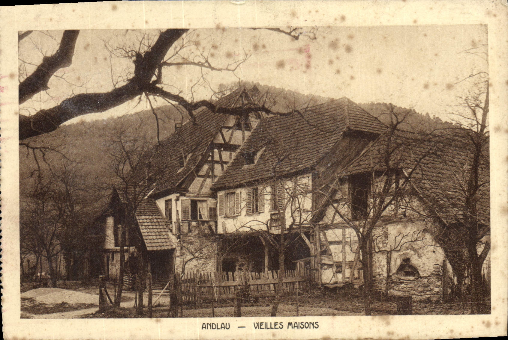 VINTAGE POSTCARD Andlau Old women Houses