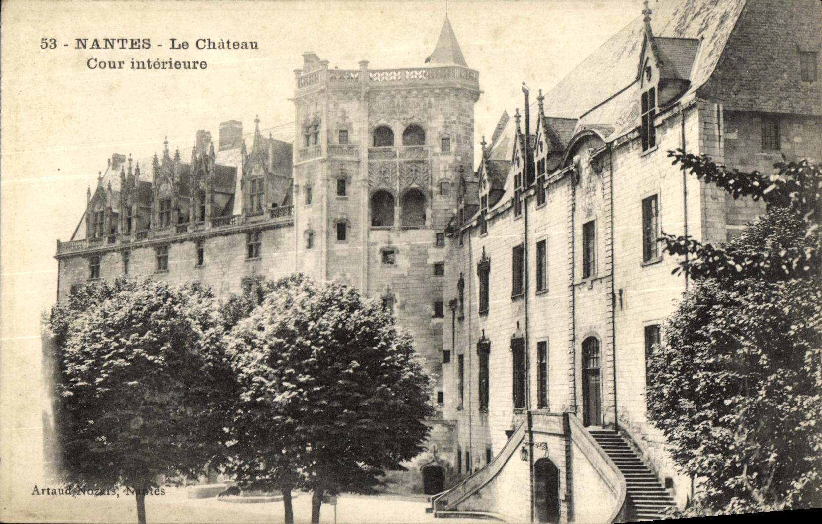 VINTAGE POSTCARD Nantes the Castle Interior Court