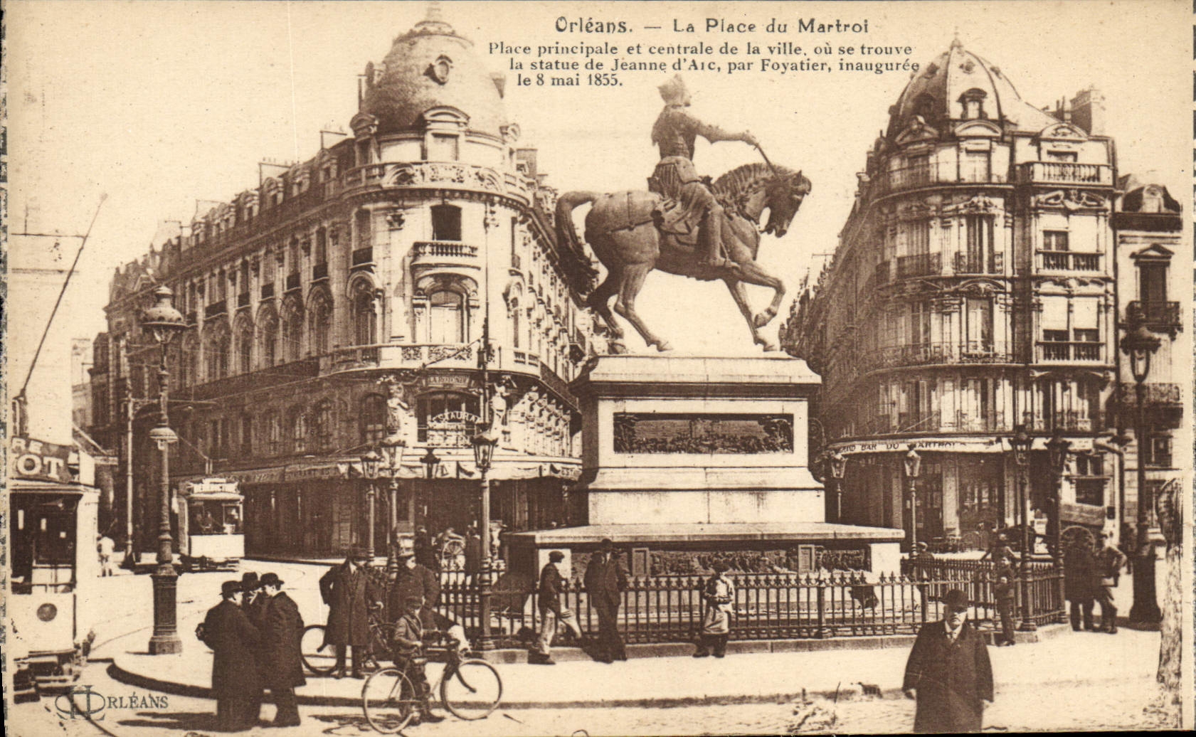 CPA Orleans La place du Martroi Jeanne d'aRc