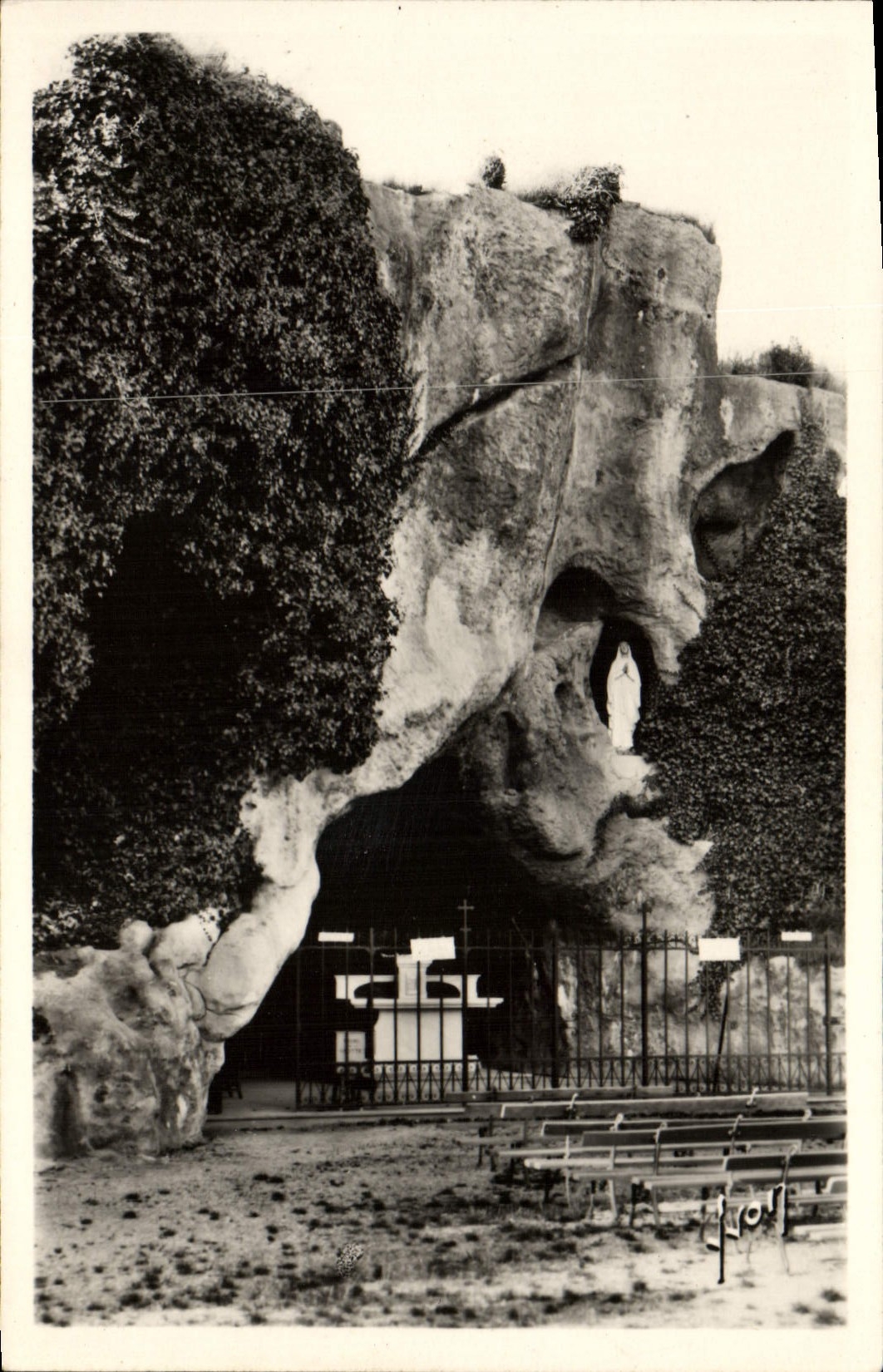 CPM Chaumont La Grotte Notre Dame De Lourdes