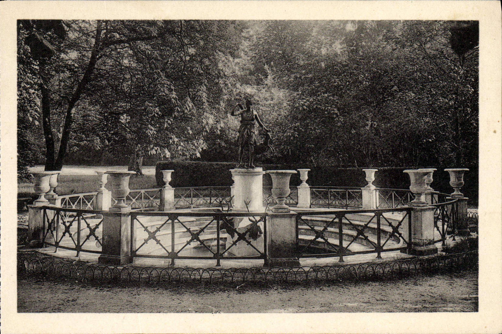 CPA Chateau De Fontainebleau Fontaine De Diane