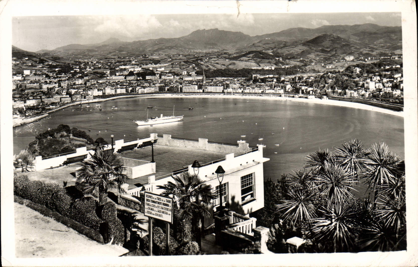 VINTAGE POSTCARD San Sebastian ista Desde Igueldo