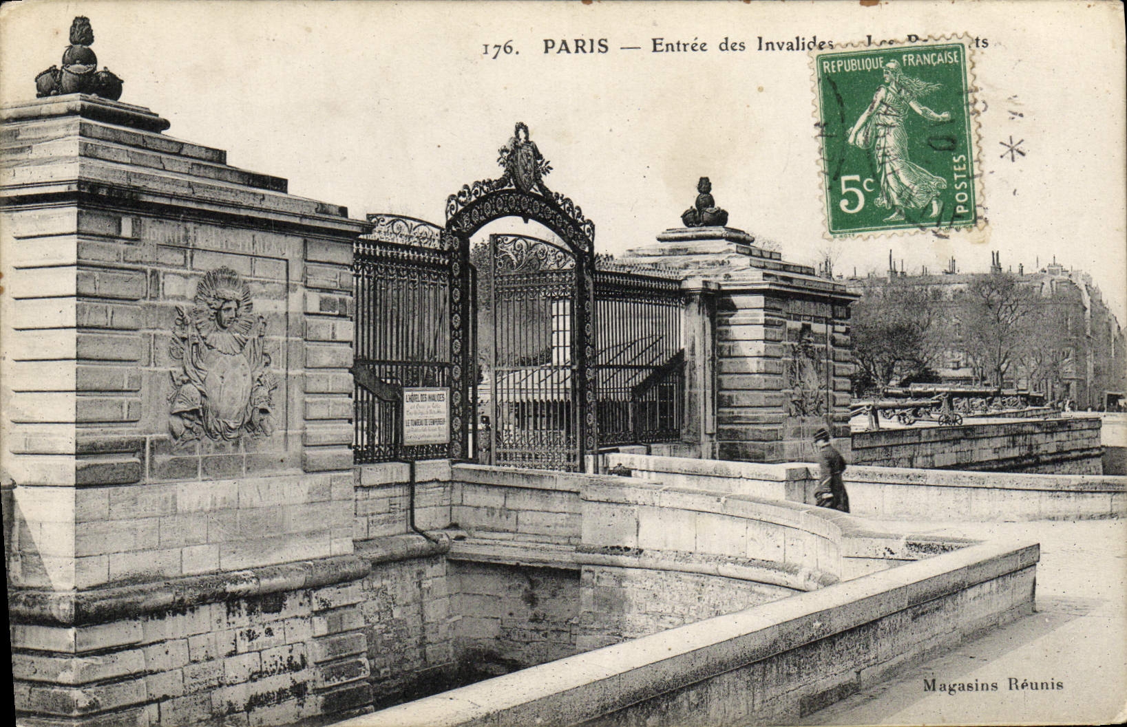 VINTAGE POSTCARD Paris Entered Of the Invalids