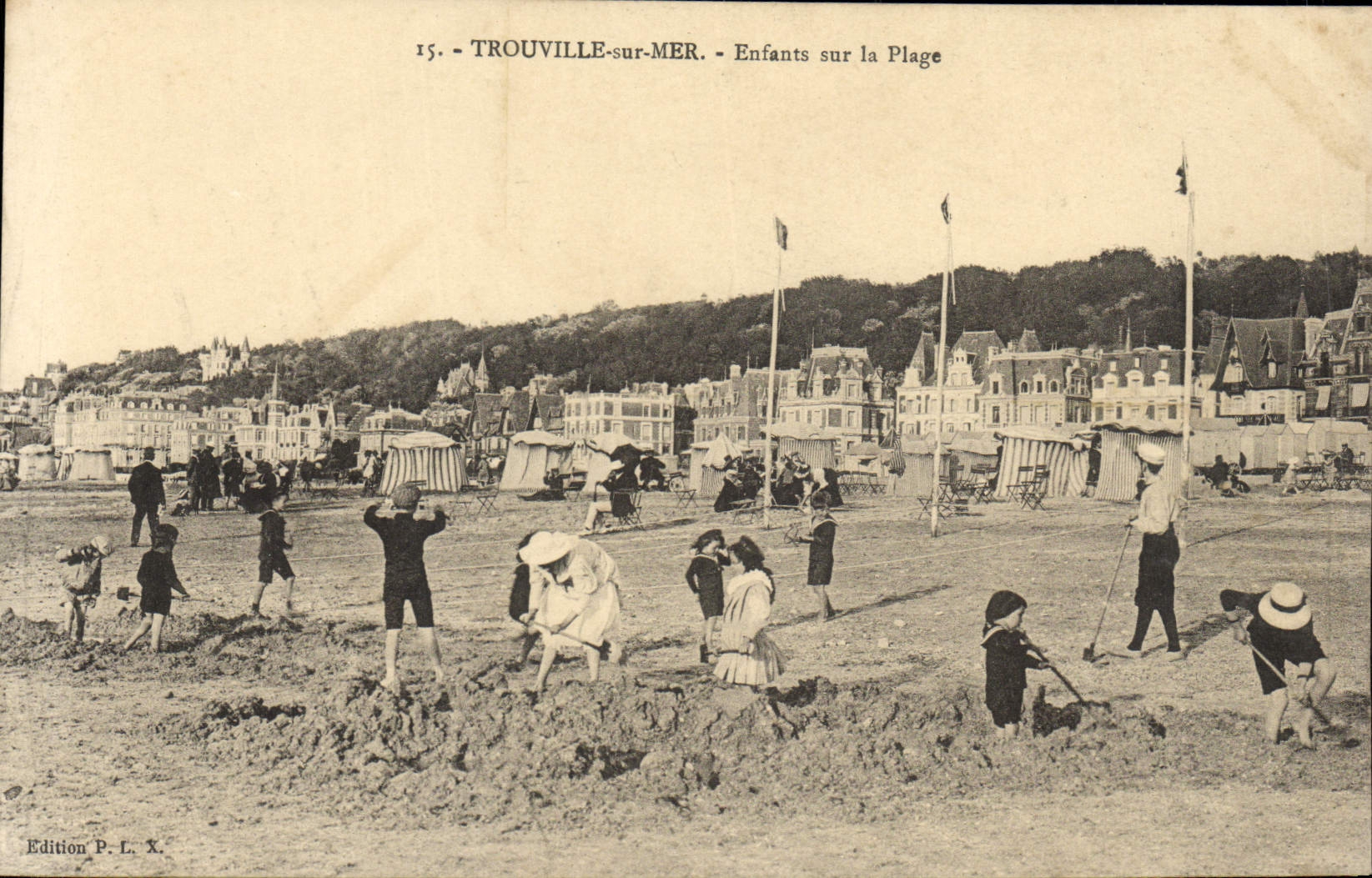 POSTAL Trouville de la VENDIMIA en niños del mar en la playa