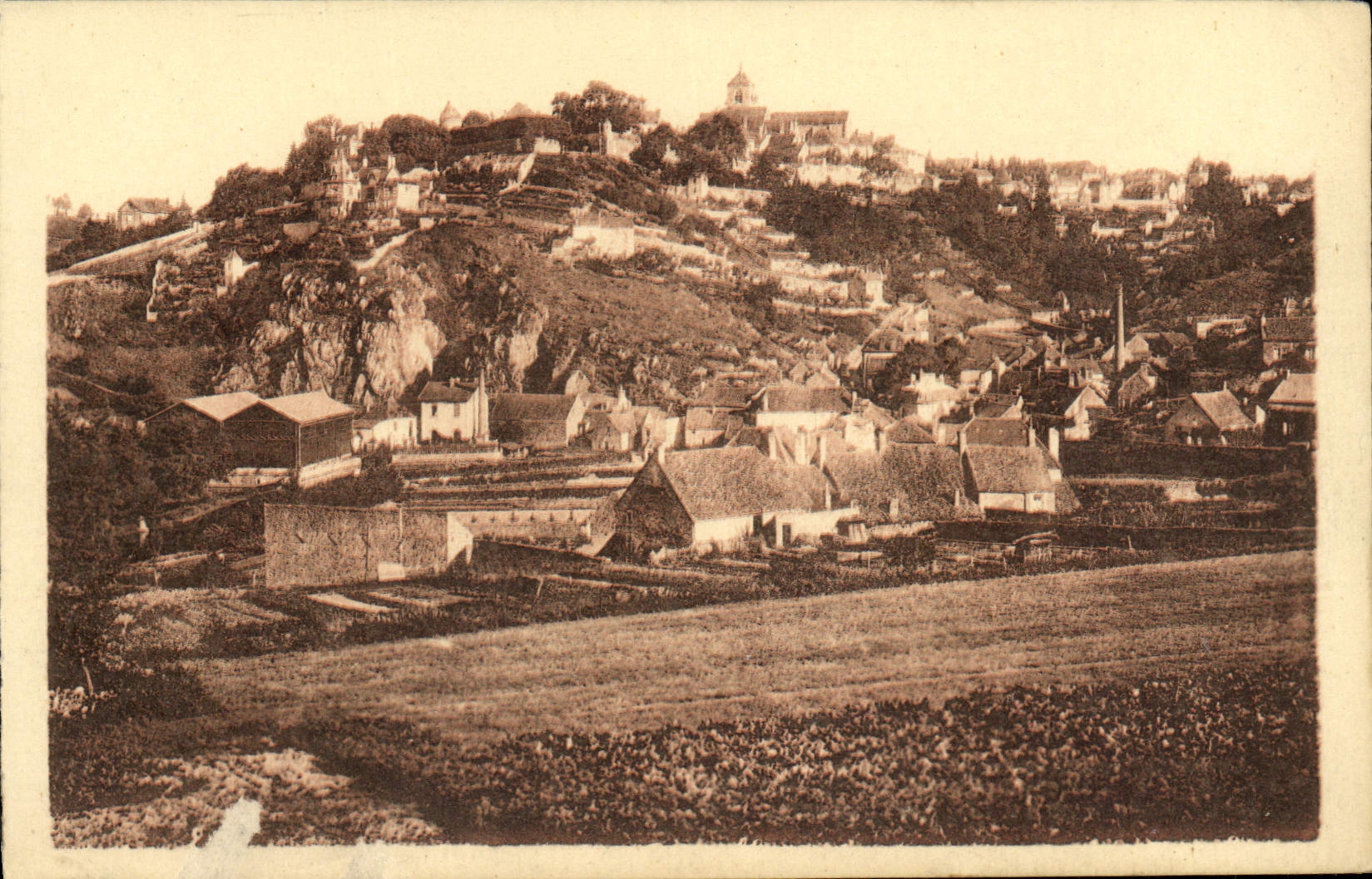 CPA Avallon Vue Sur La Ville Et Le Faubourg De Cousin La Roche