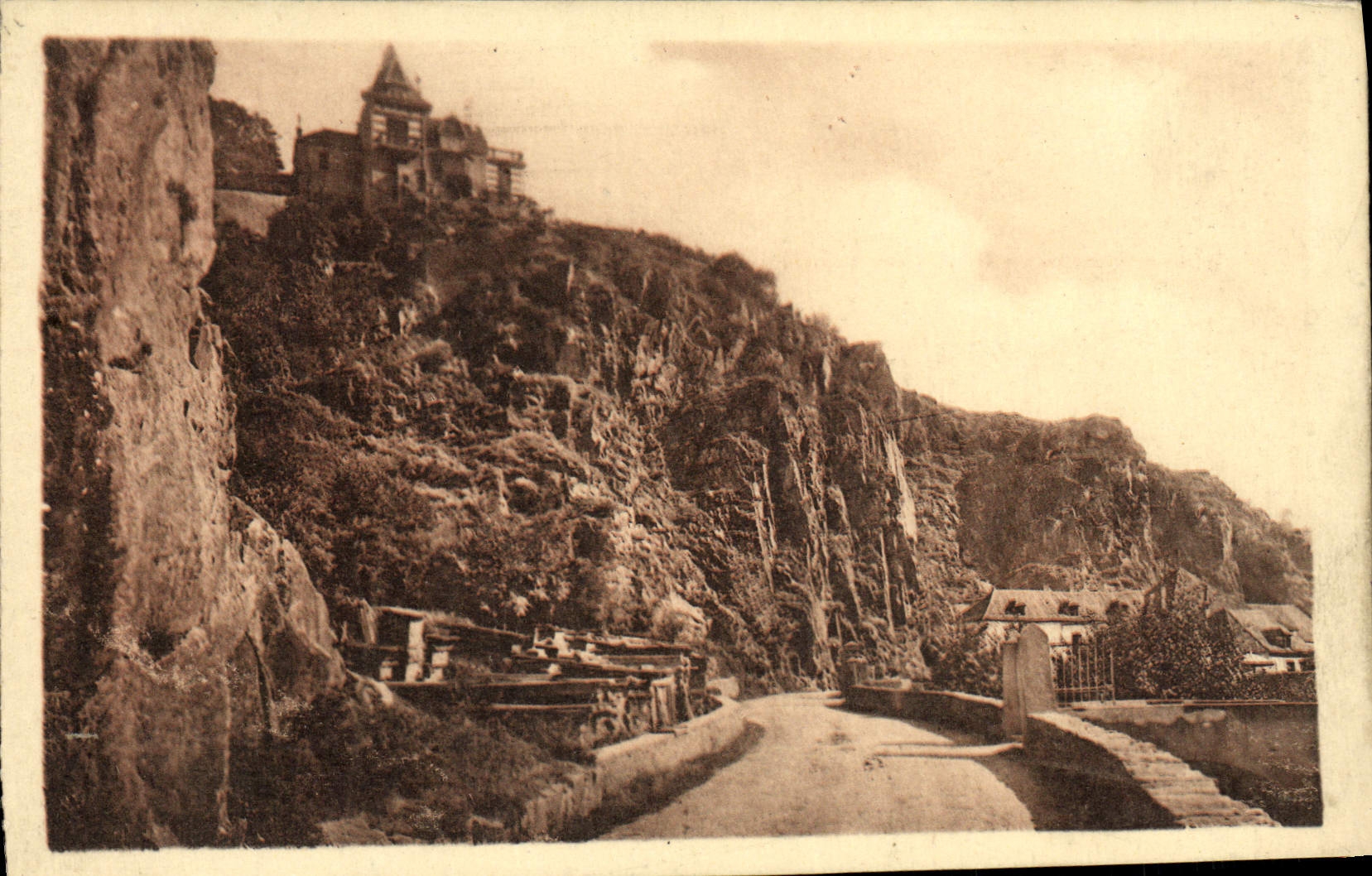 CPA Avallon La Rue Des Deux Cousins