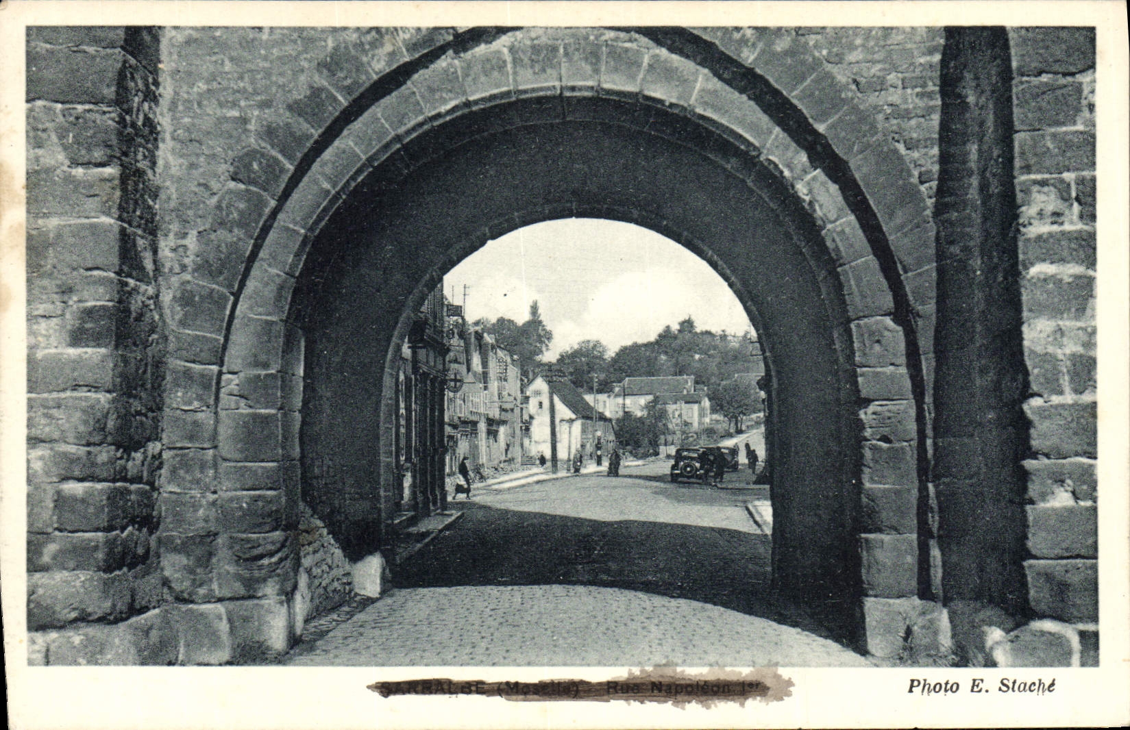 VINTAGE POSTCARD Sarralbe Street Napoleon 1st