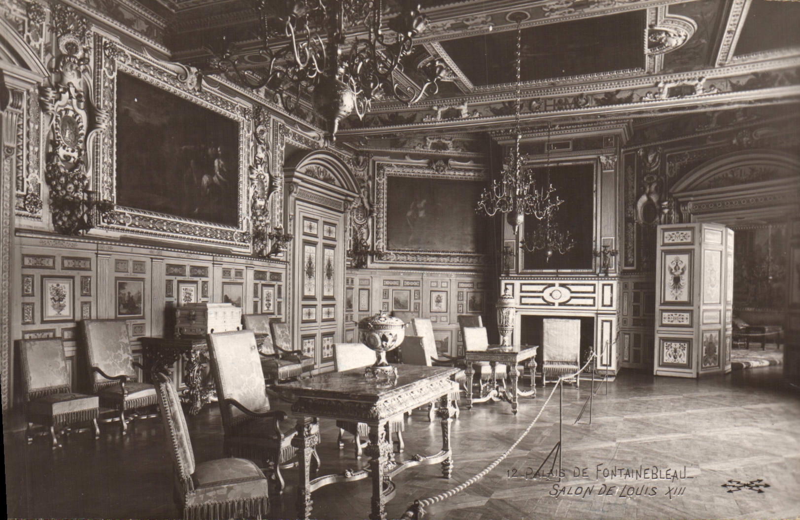 VINTAGE POSTCARD Palate De Fontainebleau Living room Of Louis XIII