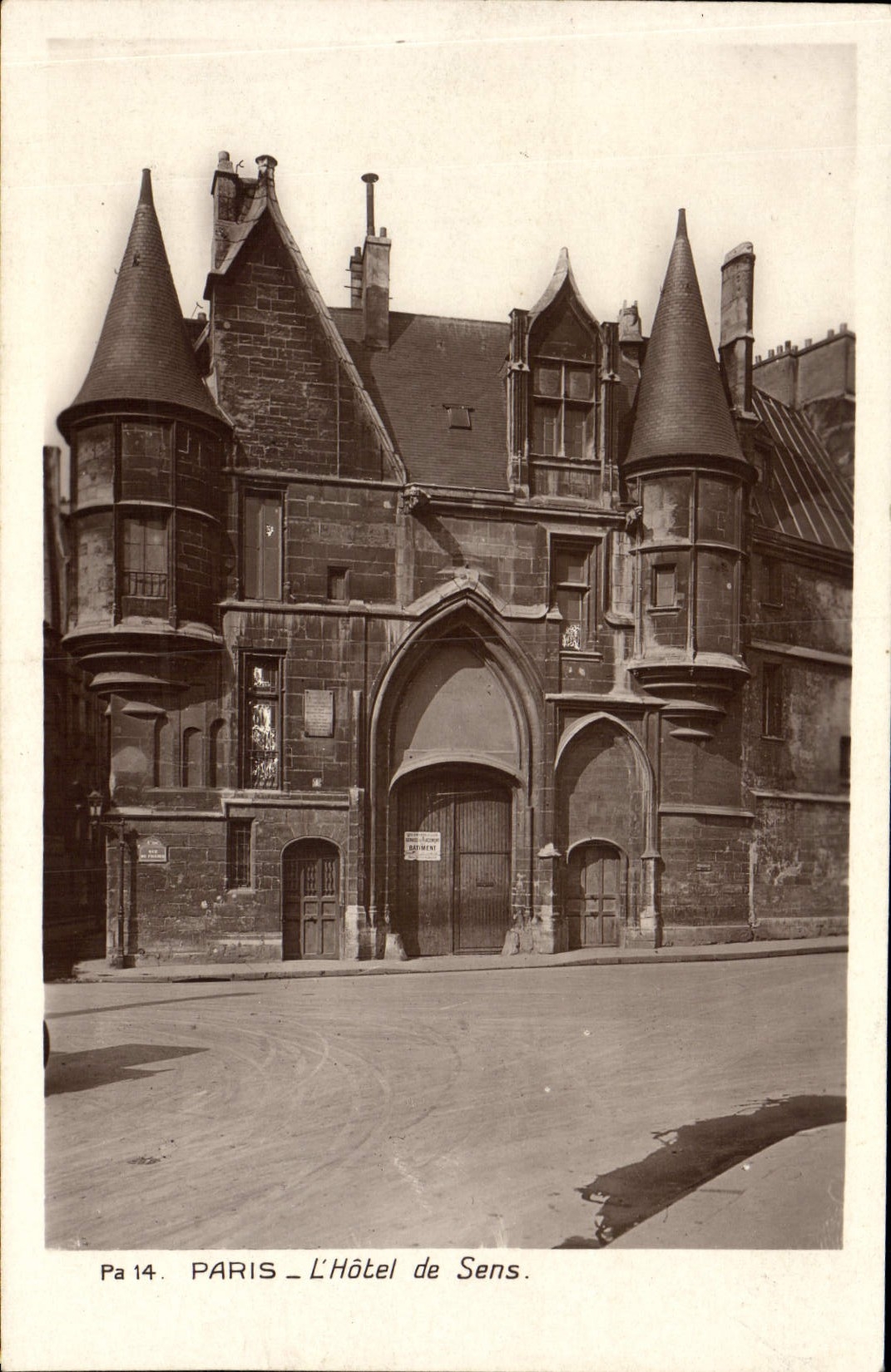 CPA Paris L'Hotel De Sens