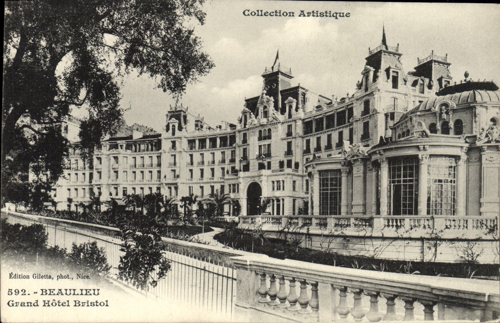 VINTAGE POSTCARD Beaulieu Large Hotel Bristol-board