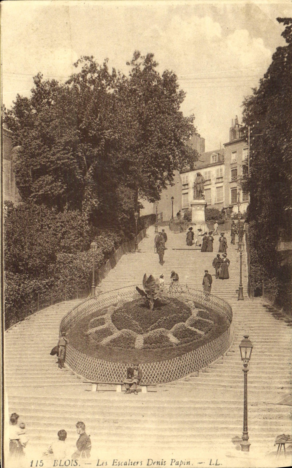 CPA Blois Les Escaliers Denis Papin