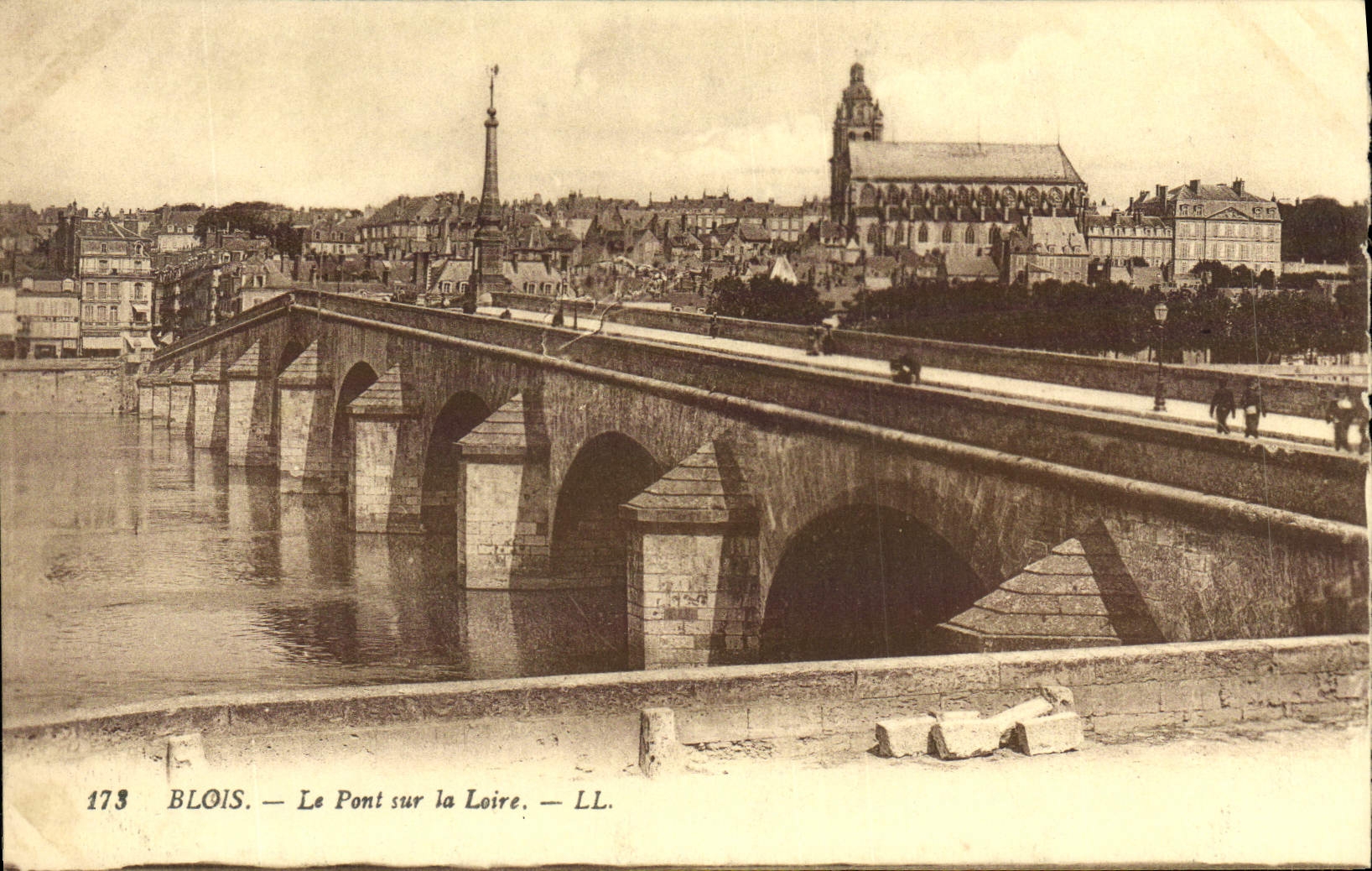 CPA Blois Le Pont Sur La Loire