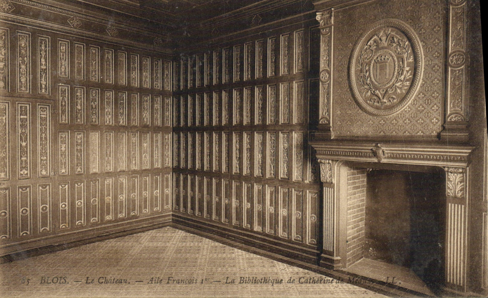 CPA Blois Le Chateau Alle Francois 1er La Bibliotheque De Catherine de Medicis