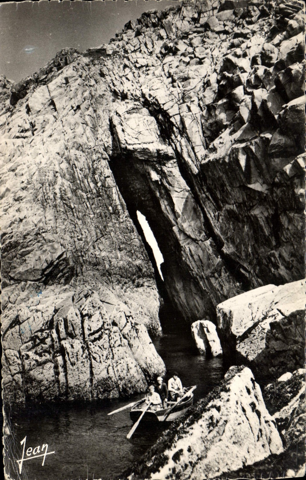 MODERN CARD the Point Of the Strong current One Of the Tunnels Passing Under the Point Of the Strong current Namme Tunnel Of the Cormorants