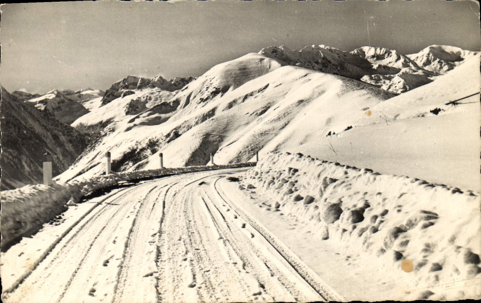 MODERN CARD Surroundings De Bagneres De Luchon Station Of Agudes the road of snows