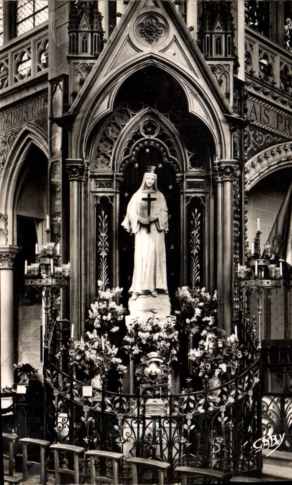 POSTAL MODERNA Pontmain el trono de la Virgen