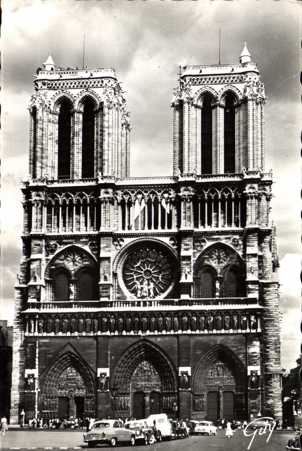 CPM Paris Et Ses Facade de la Cathedrale Notre Dame 