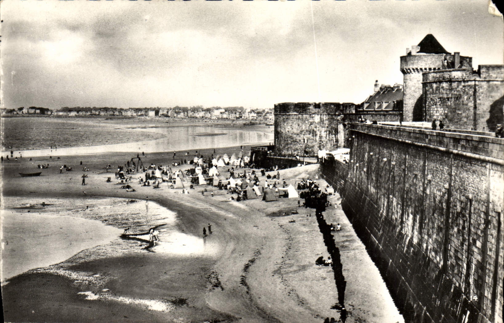 MODERN CARD Holy Malo Main beach