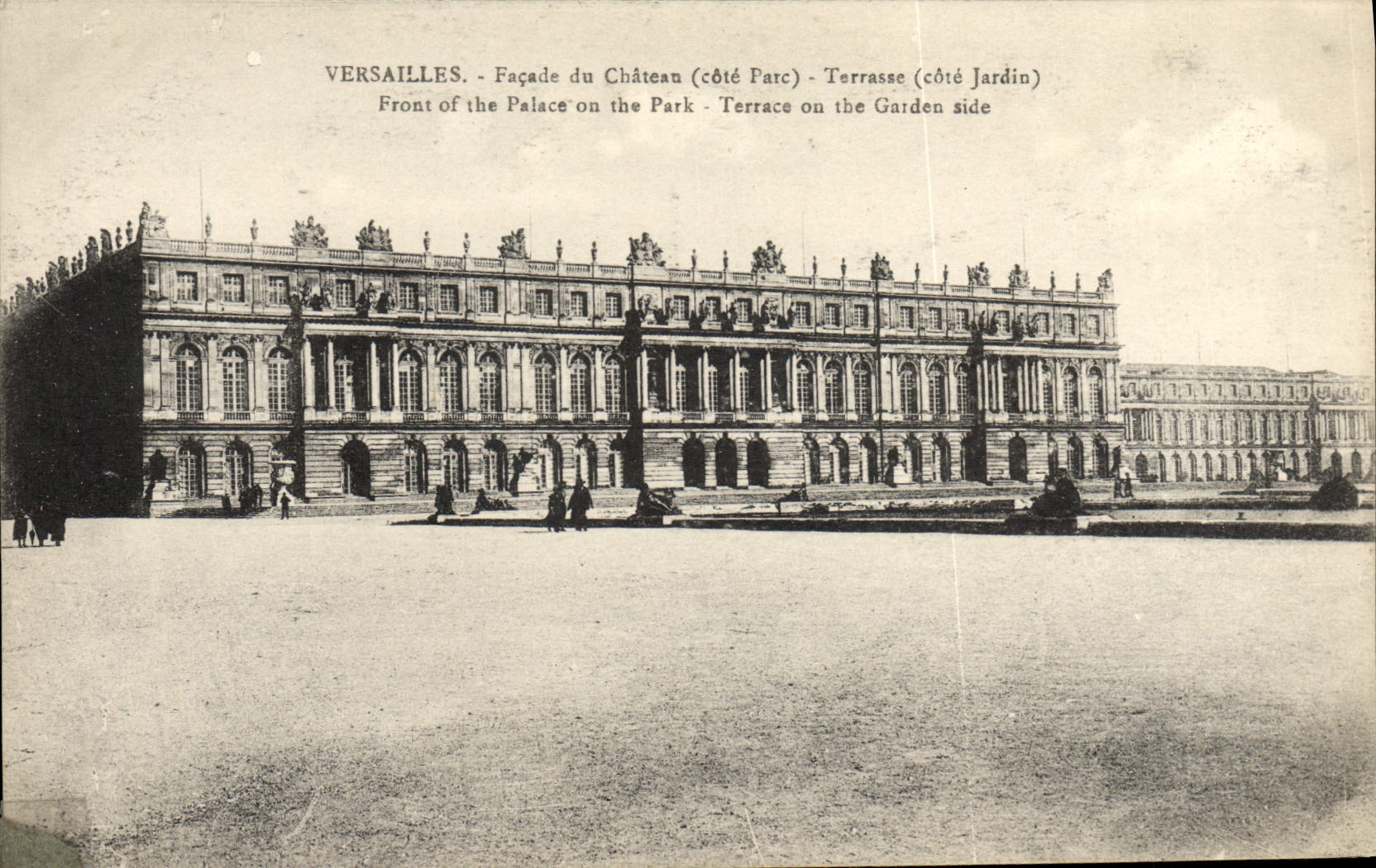 VINTAGE POSTCARD Versailles Frontage of the Castle Terrace