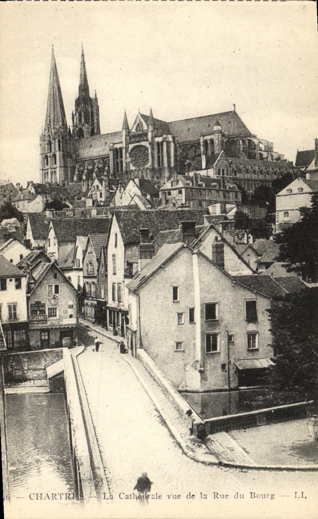 POSTAL Chartres de la VENDIMIA la catedral de la calle del Al vista de la ciudad