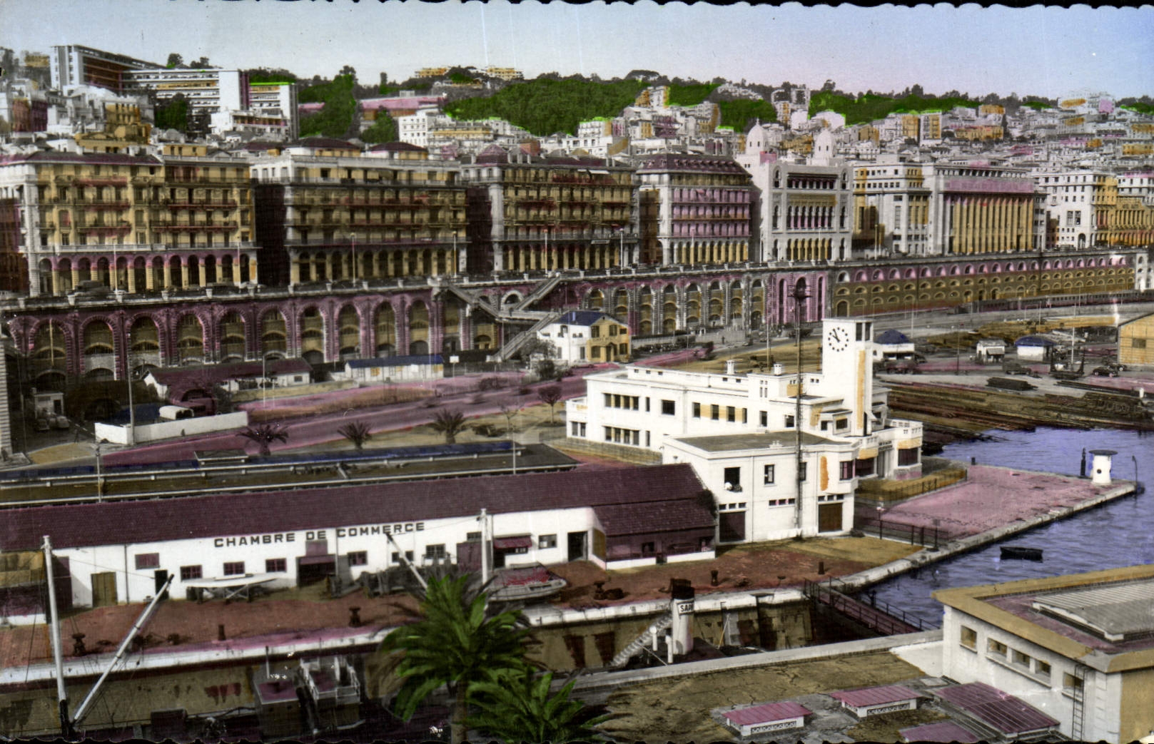 CPM Alger Vue Generale La Prefecture La mairie Le Gt General Le boulevard Carnot Chambre de commerce