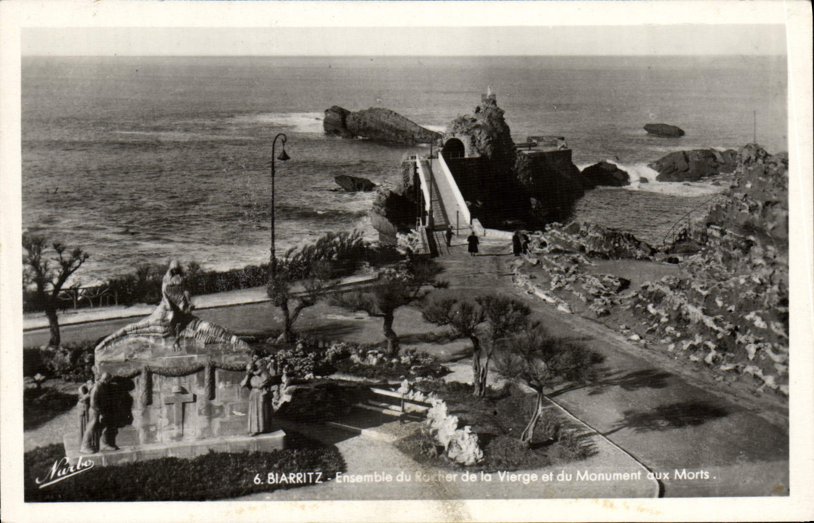 MODERN CARD Biarritz Ensamble of Virgin and War memorial
