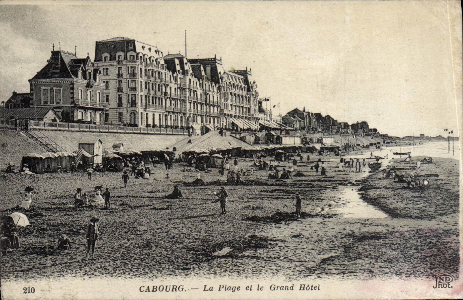CPA Cabourg La Plage et le Grand Hotel