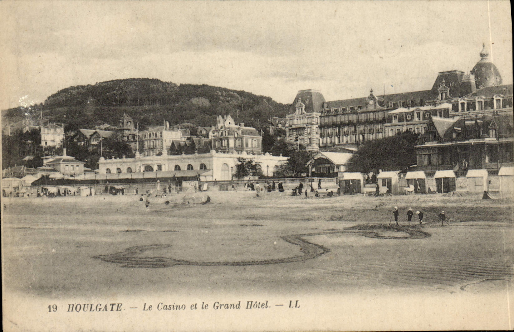 CPA Houlgate Le Casino et le Grand Hotel