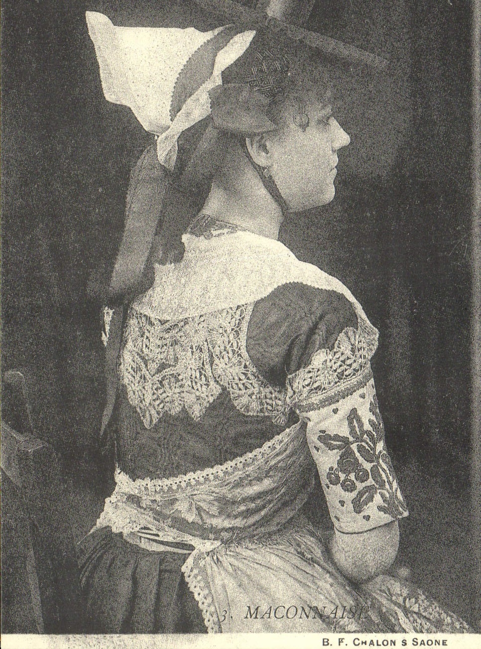 REPRO Maconnaise Macon Folklore Femme