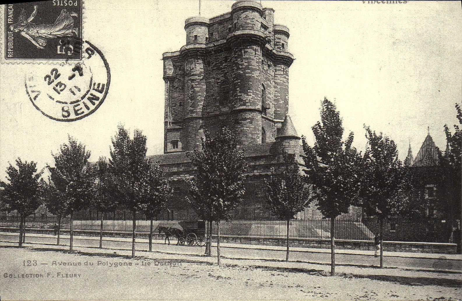 REPRO Vincennes Avenue of the Polygon the keep