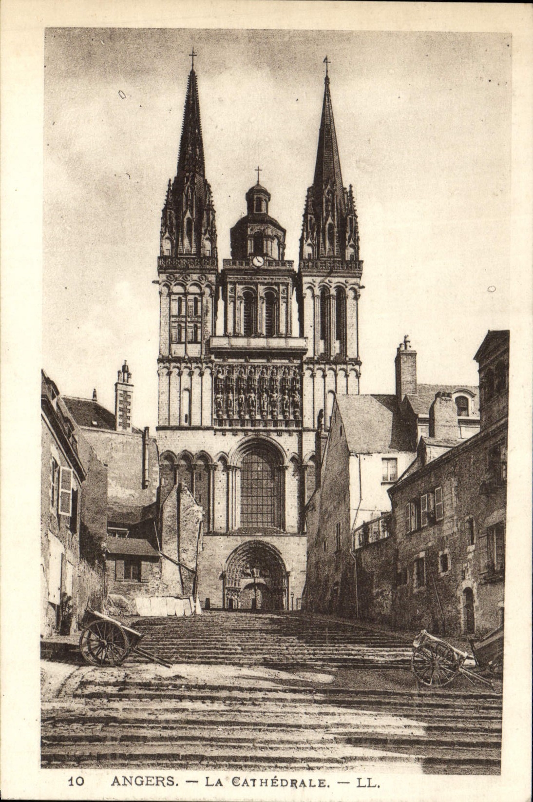 CPA Angers La cathedrale
