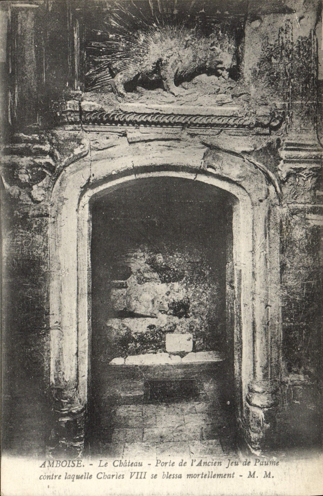 La POSTAL Amboise de la VENDIMIA el castillo lleva el viejo juego de la palma contra qué Charles VIII fue herido mortal