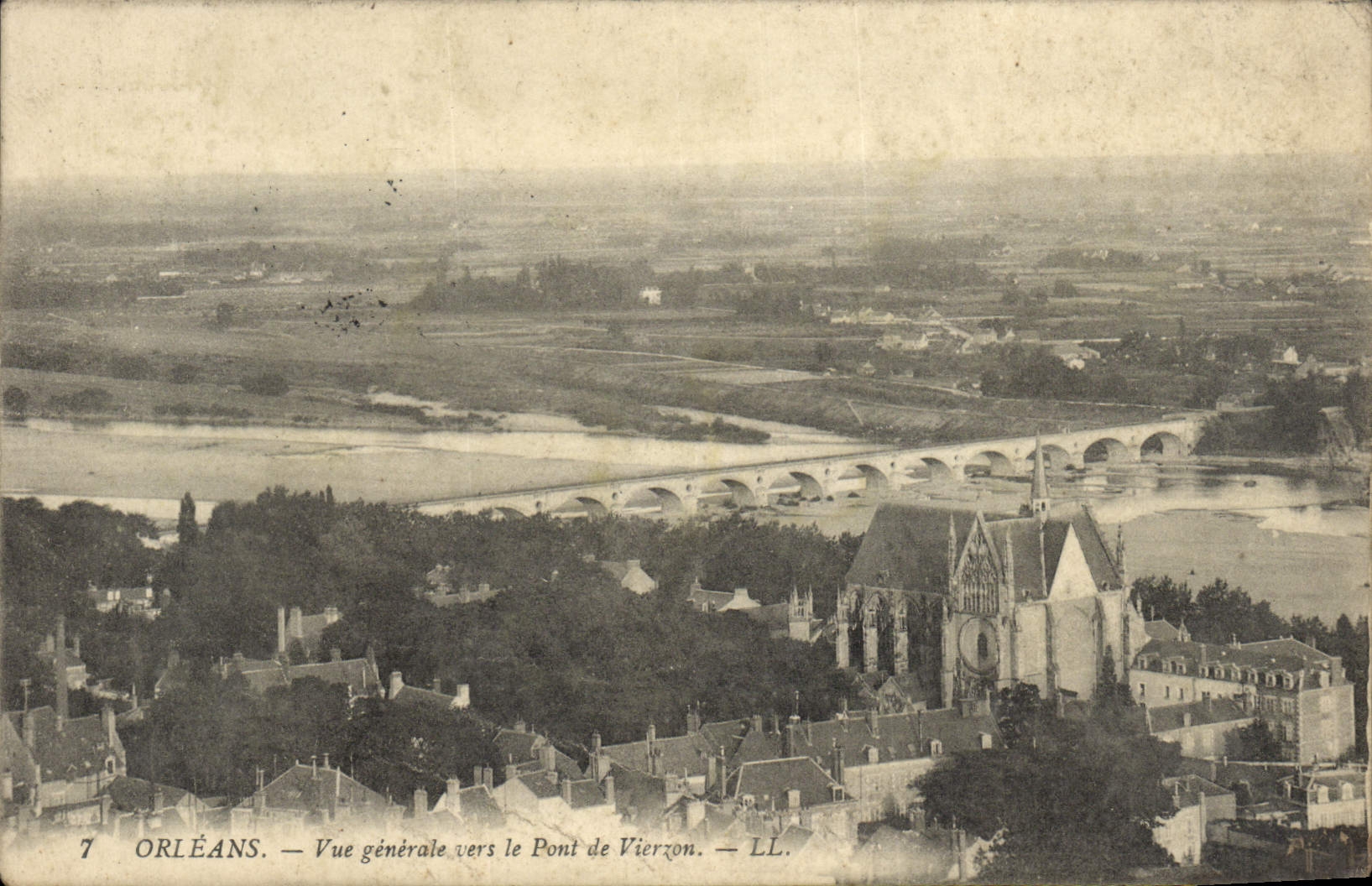 CPA Orleans Vue Generale Vers le Pont de Vierzon