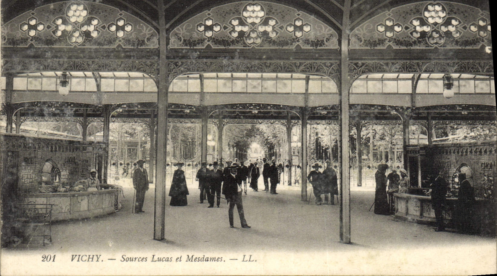 CPA Vichy Sources Lucas et Mesdames