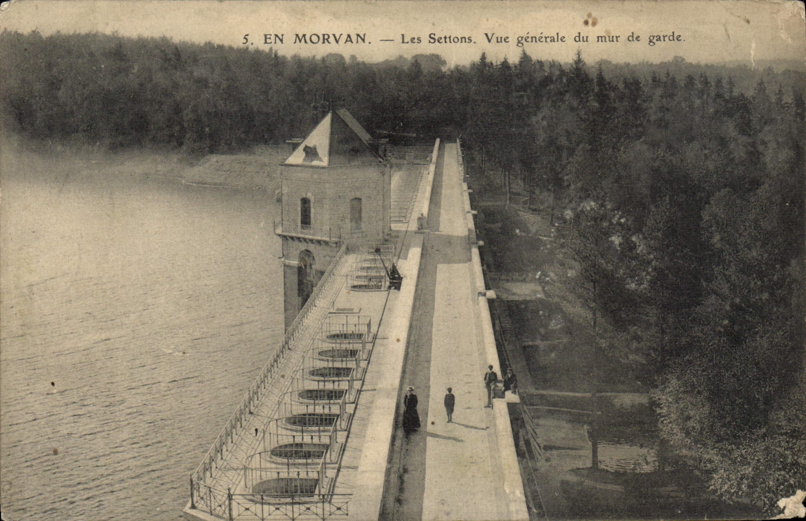 VINTAGE POSTCARD In Morvan Settons View of the Wall of guard