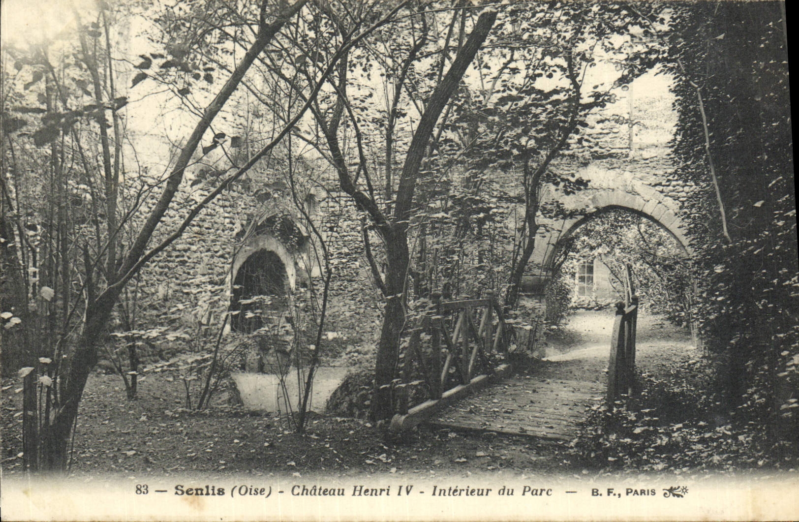 VINTAGE POSTCARD Senlis Castle Henri IV Interior of the Park