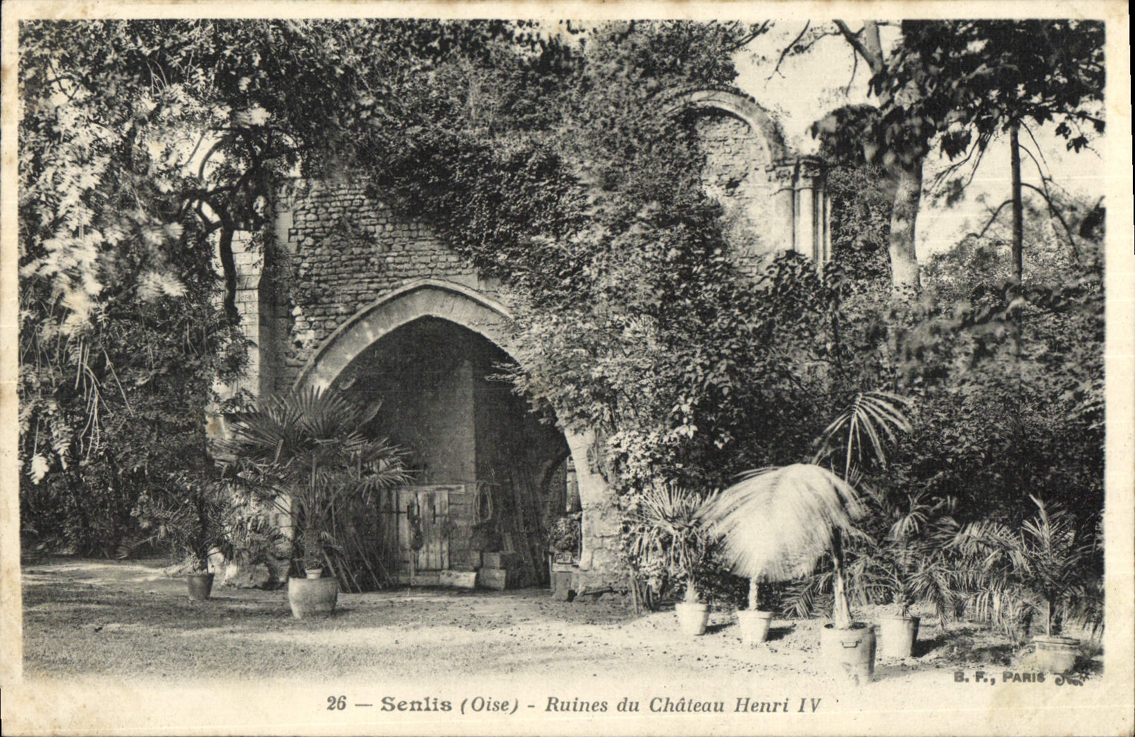 CPA Senlis Ruines du Chateau Henri IV