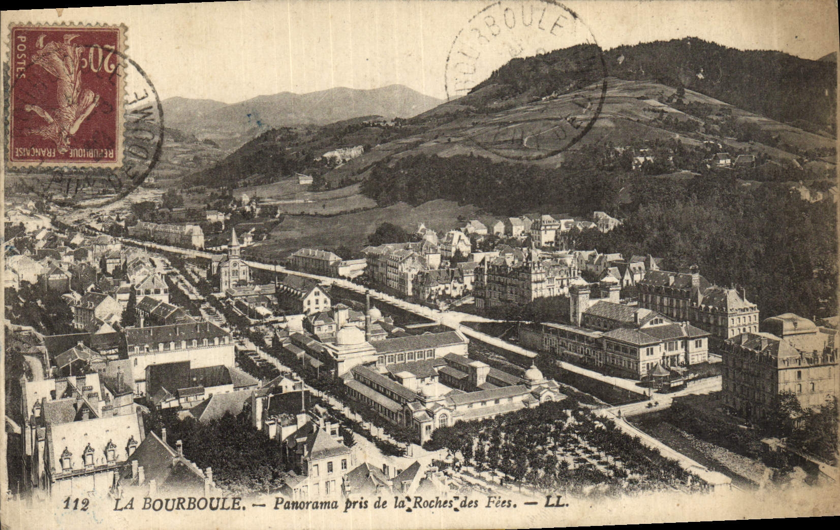 Panorama de Bourboule de la POSTAL de la VENDIMIA tomado de la roca de las hadas