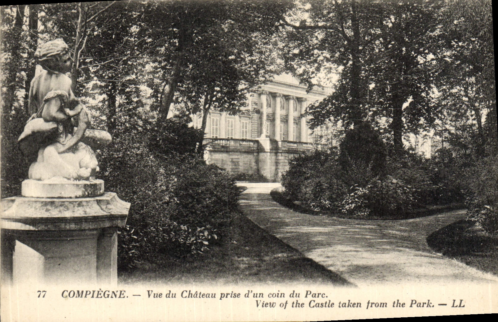 CPA Compiegne Vue Du Chateau Prise d'Un Coin du Parc