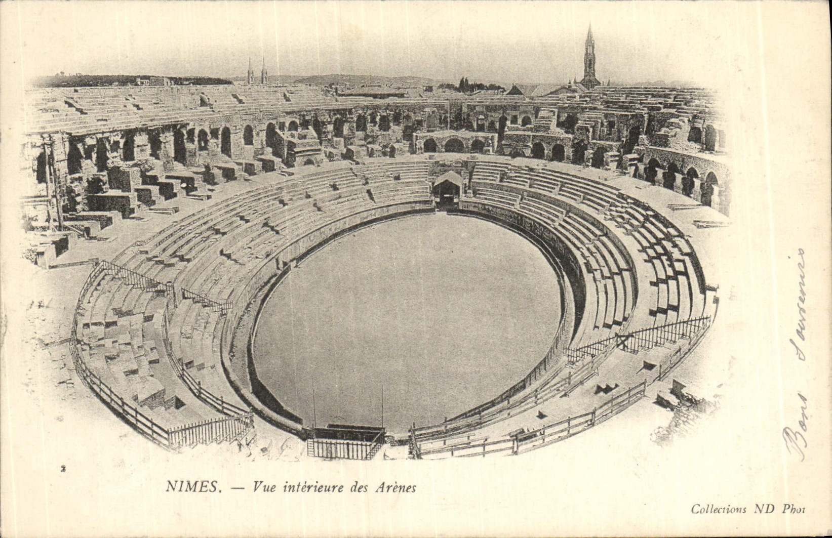 CPA Nimes Vue Interieure des Arenes